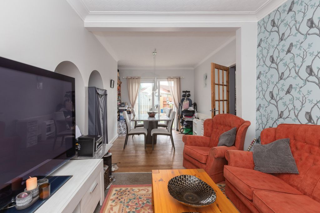 Property photo 3 of 19