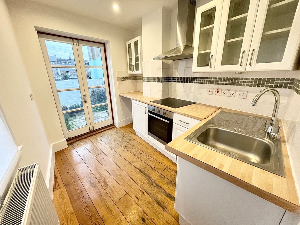 Property photo 3 of 9 Picture 3