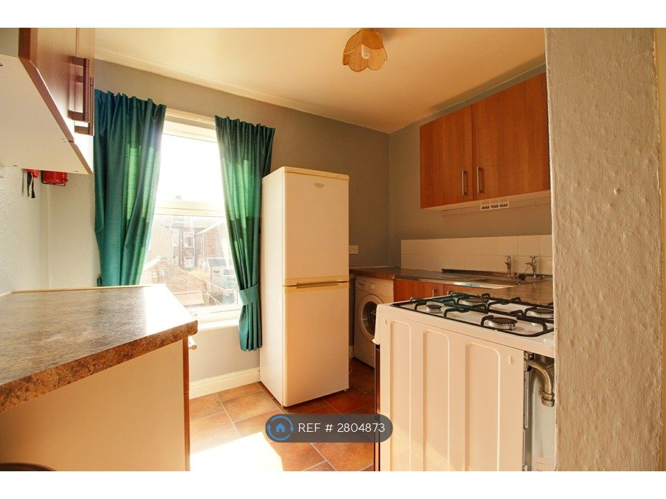 Property photo 3 of 6 Kitchen