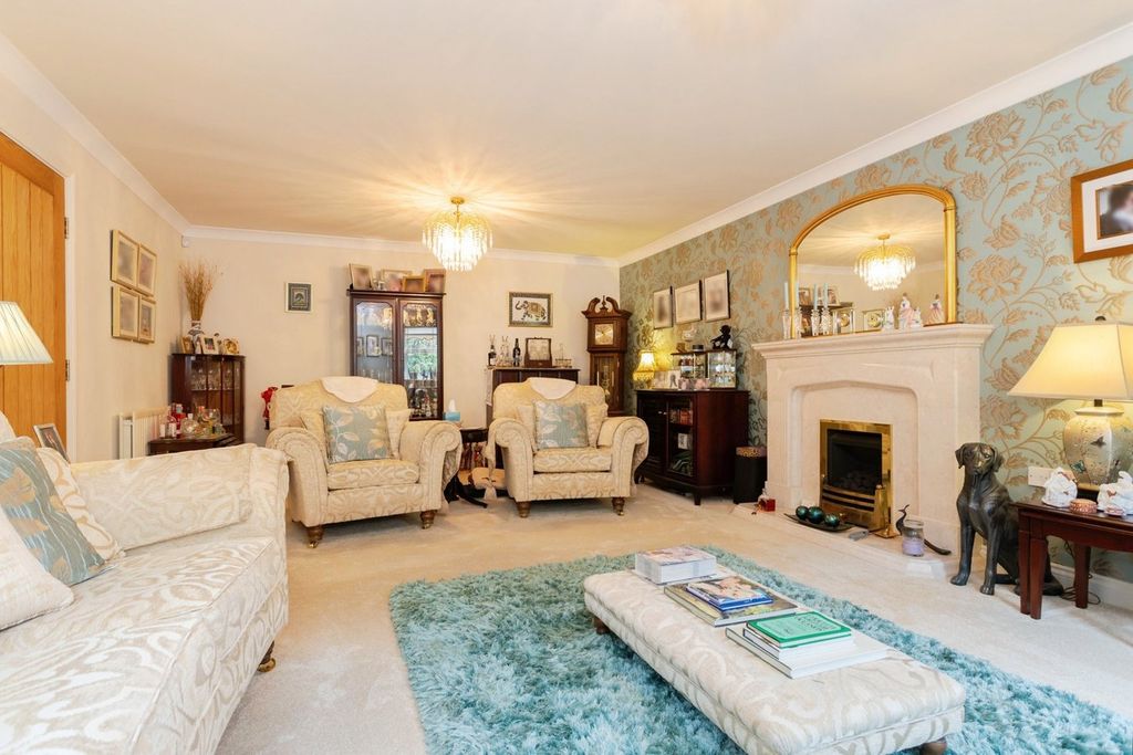 Property photo 3 of 33