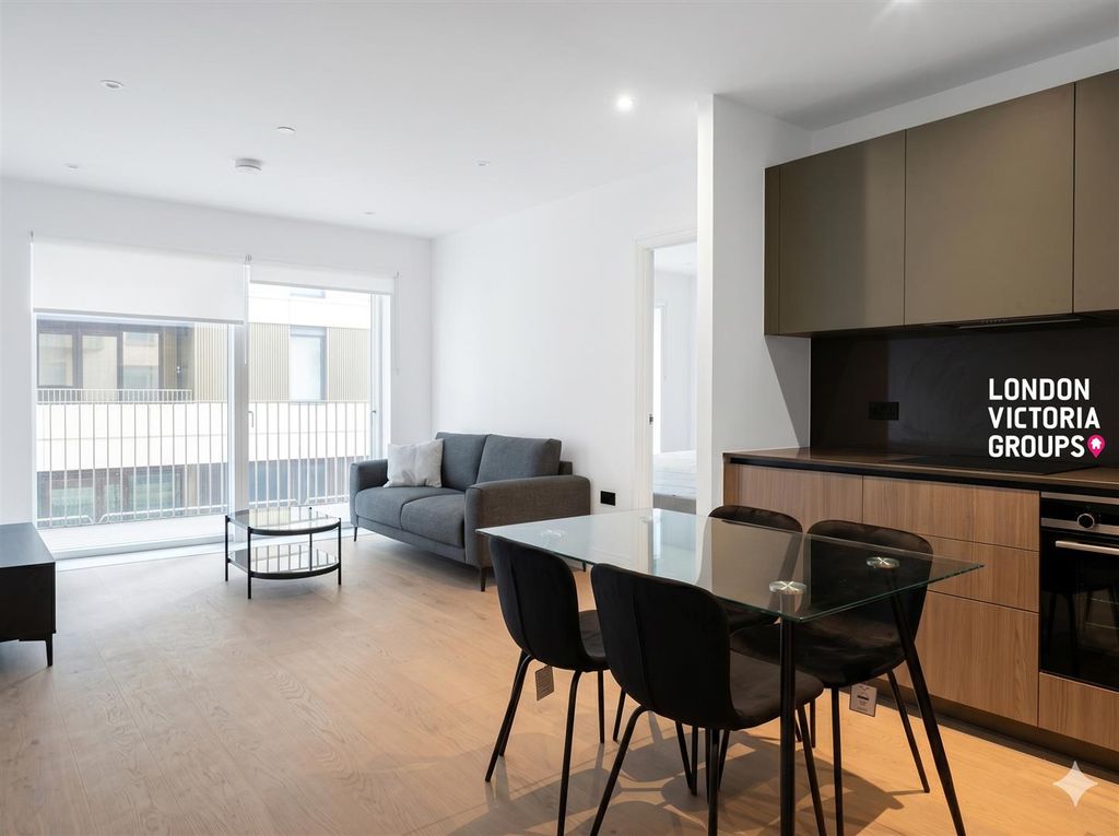 Property photo 1 of 11 Gemini_Generated_Image_Tz2x90Tz2x90Tz2x.Jpg