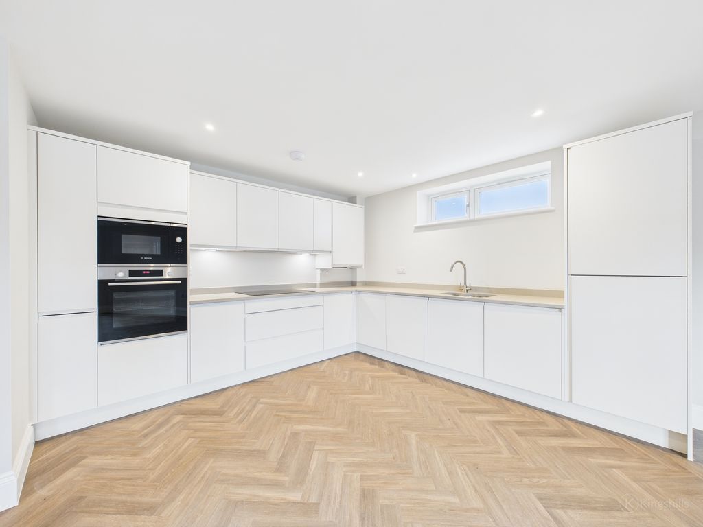 Property photo 2 of 12 Kitchen