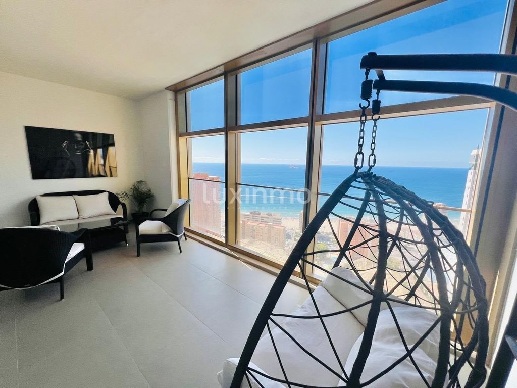 Property photo 1 of 12 Modern 2 Bed Apartment With Sea Views In Poniente