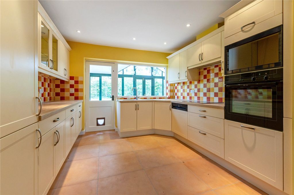 Property photo 3 of 24 Kitchen