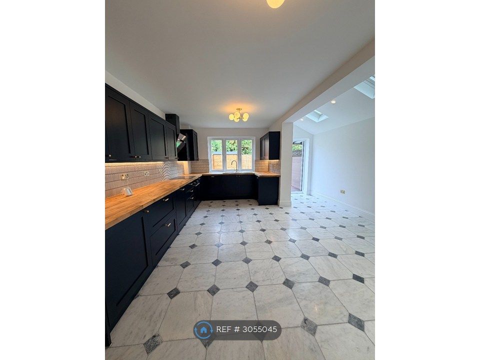 Property photo 1 of 24 Kitchen