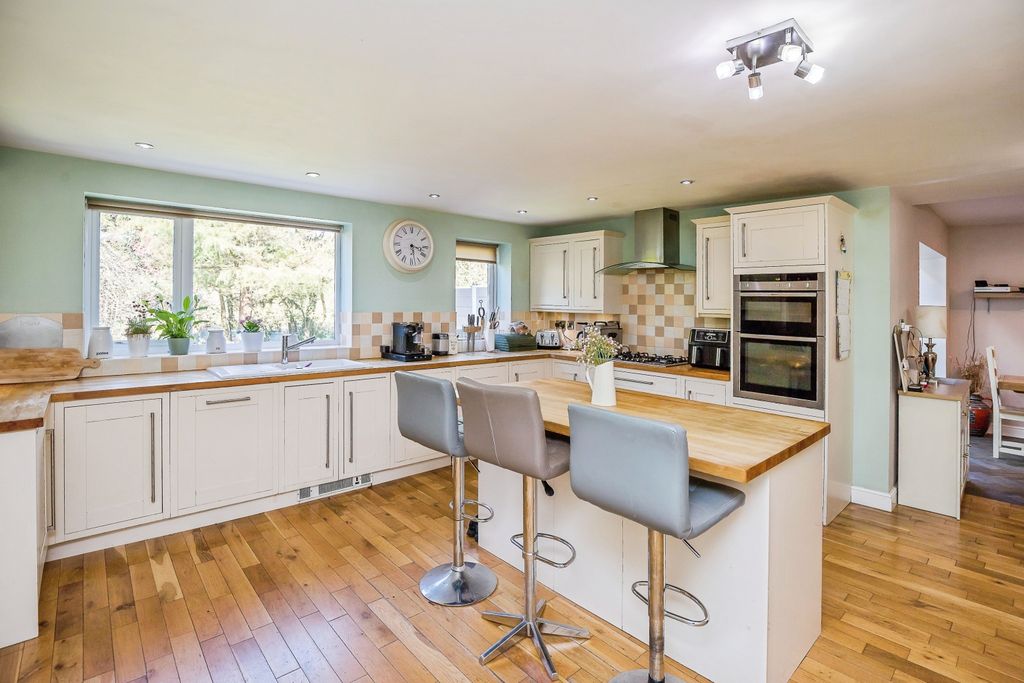 Property photo 2 of 32 Img_4950