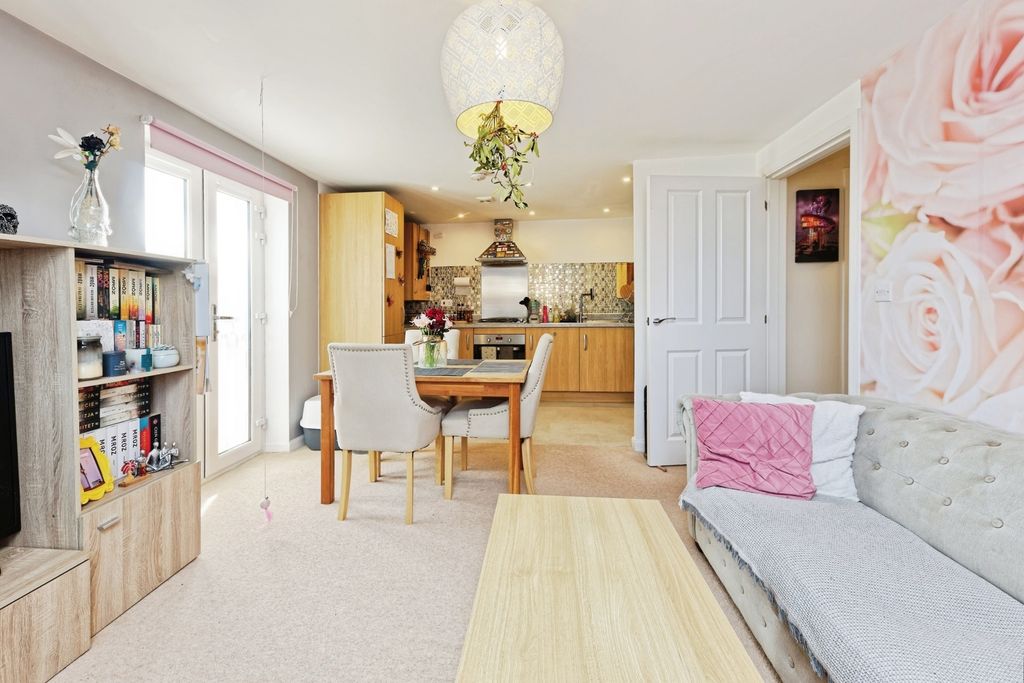 Property photo 3 of 14 Pbox-Img.Jpg