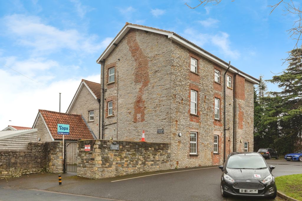 Property photo 2 of 17 Building