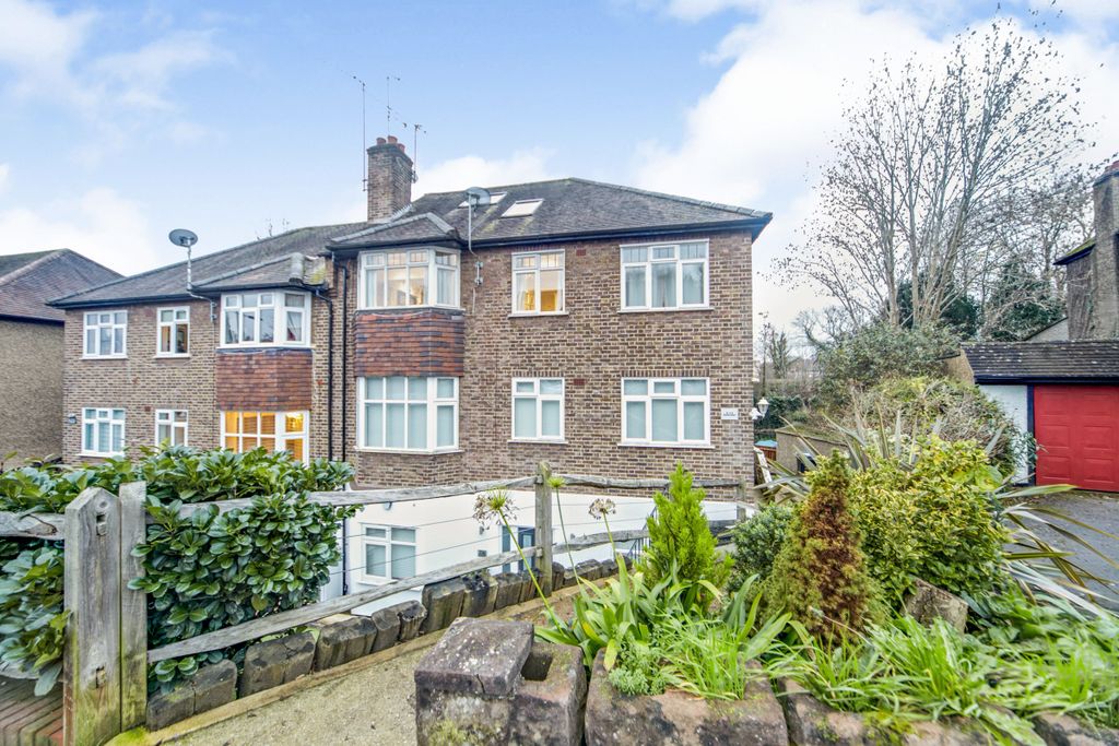 Property photo 1 of 14 Front