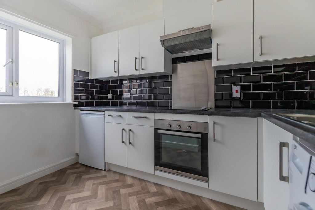 Additional image 5 of 2 bed flat to rentMariners Heights, Penarth CF64