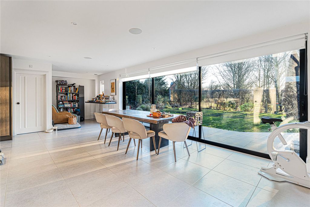 Property photo 2 of 29 Picture No. 35