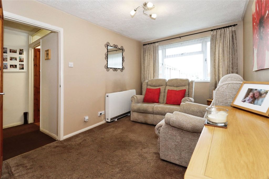 Property photo 2 of 16 Picture No. 14