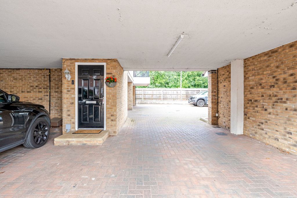 Property photo 2 of 21 Private Entrance