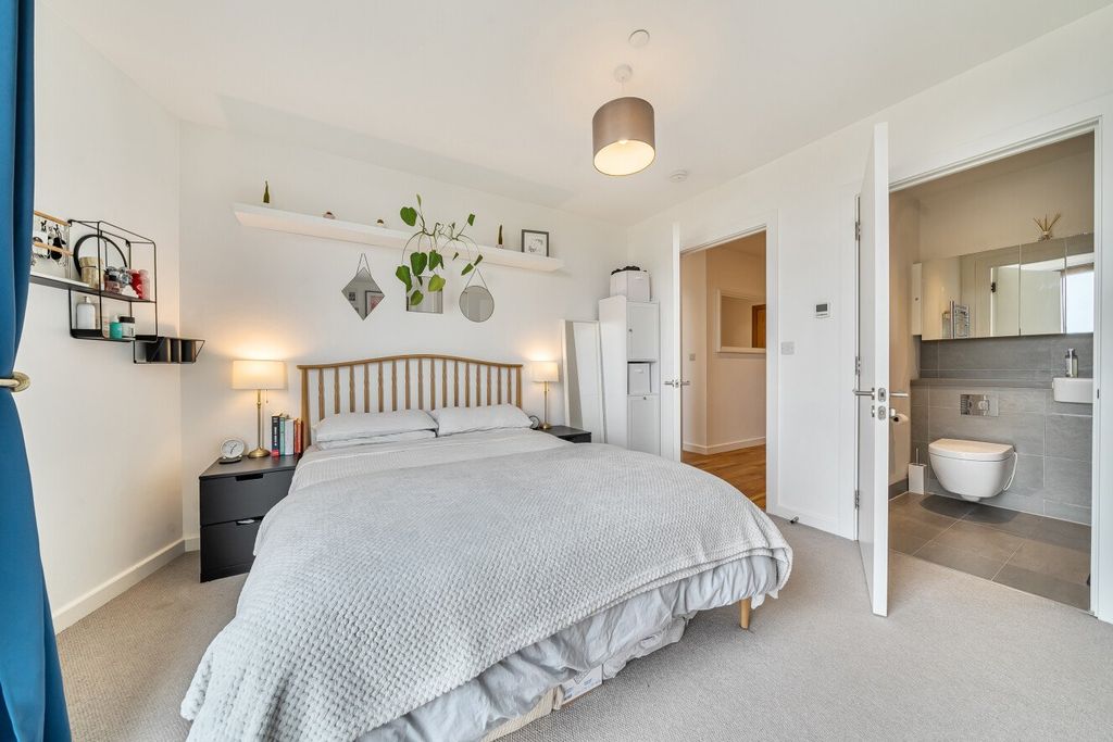 Property photo 2 of 27 Picture No. 08