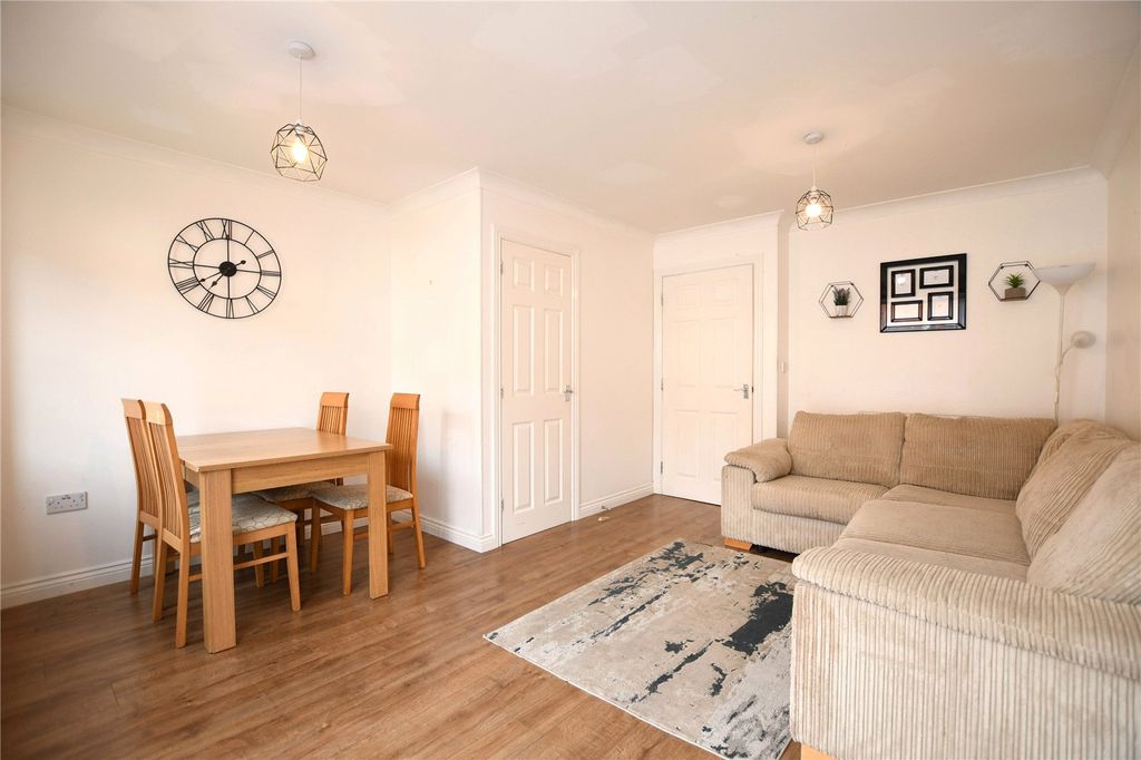 Property photo 2 of 13 Picture No. 64