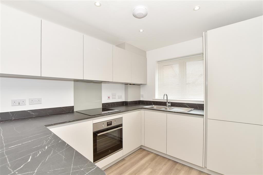 Property photo 1 of 19 Kitchen/ Lounge