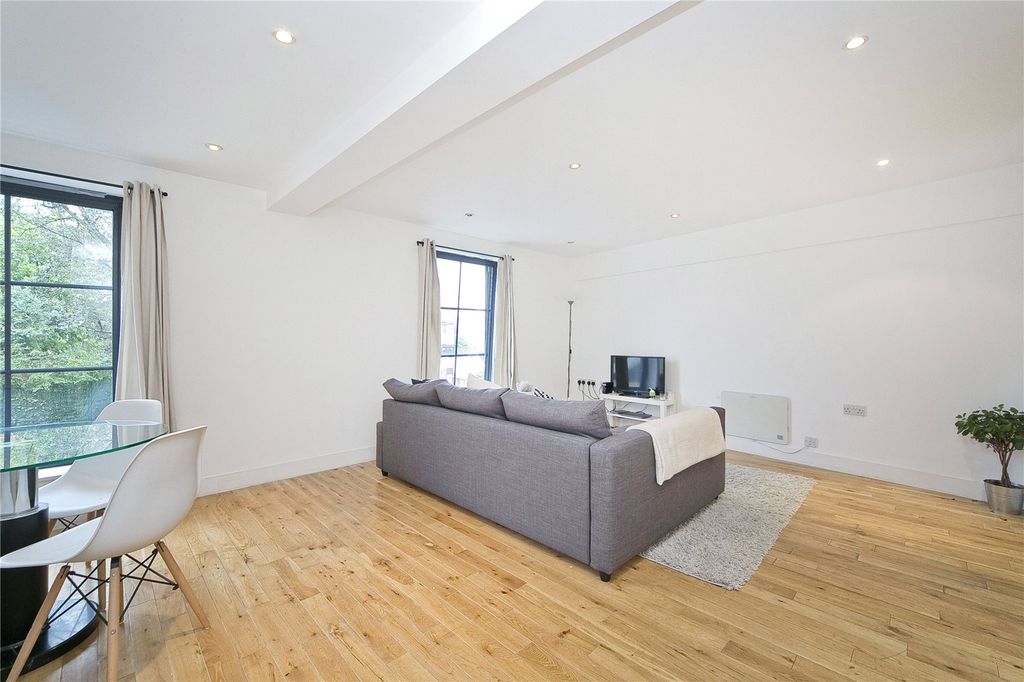 Property photo 3 of 7