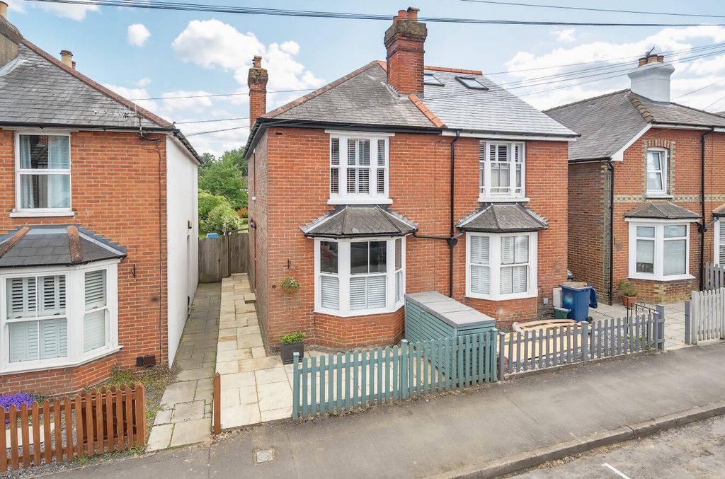 Property photo 1 of 24 1303627-1-683Daa1...