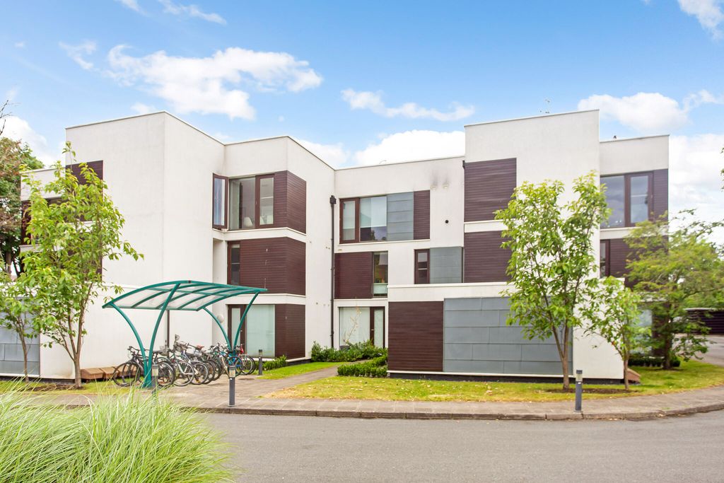 Property photo 1 of 9 External View Of Block