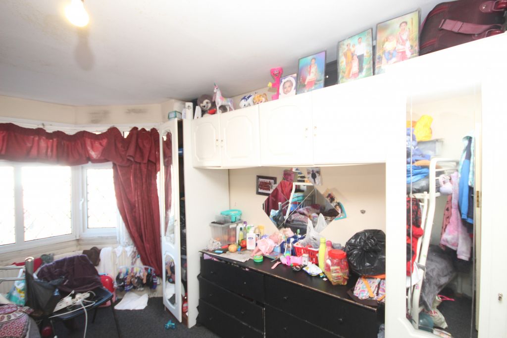 Property photo 2 of 8 Gallery