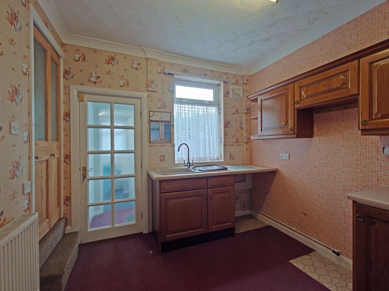 Property photo 3 of 12 Photo 4