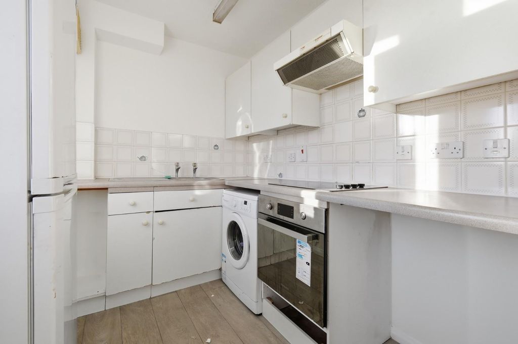 Property photo 3 of 7 004_Img_5928.Jpg