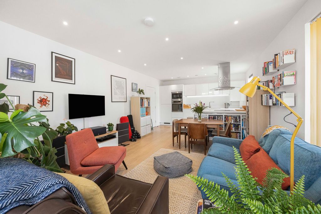 Property photo 1 of 16