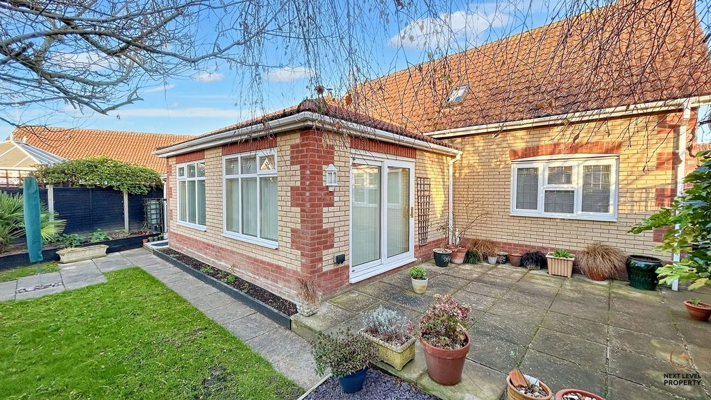 Property photo 2 of 21