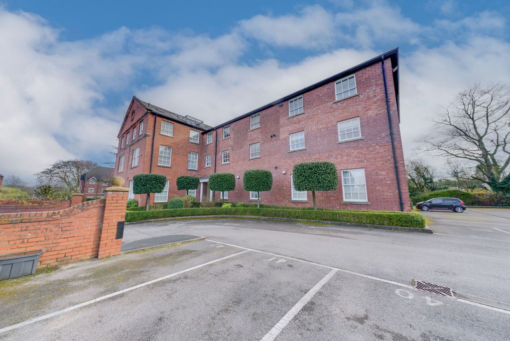 Property photo 2 of 25