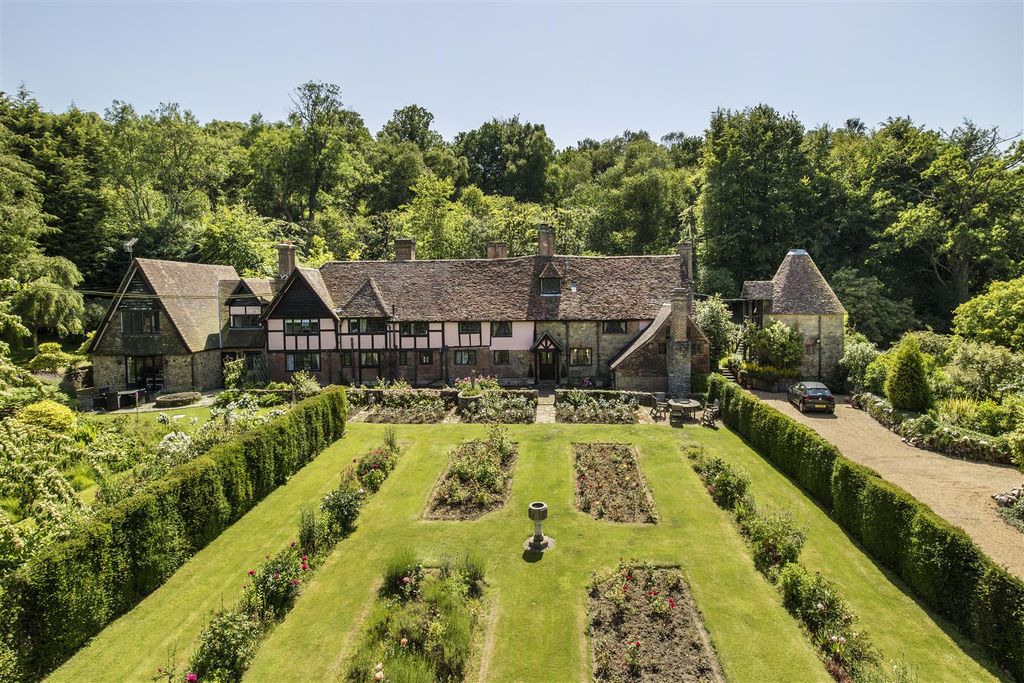 Property photo 1 of 57 Gardens