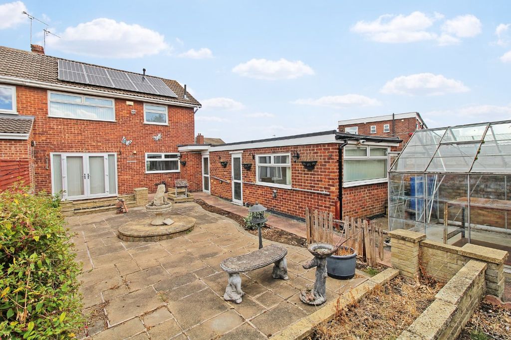 Property photo 2 of 21