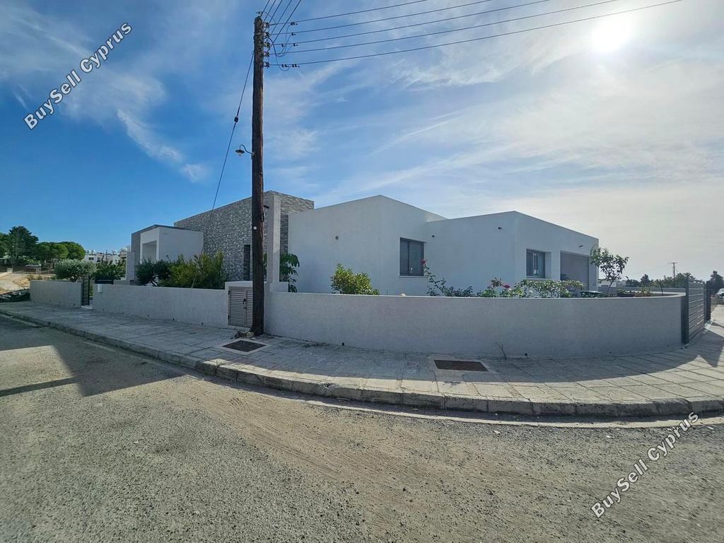 Property photo 2 of 48