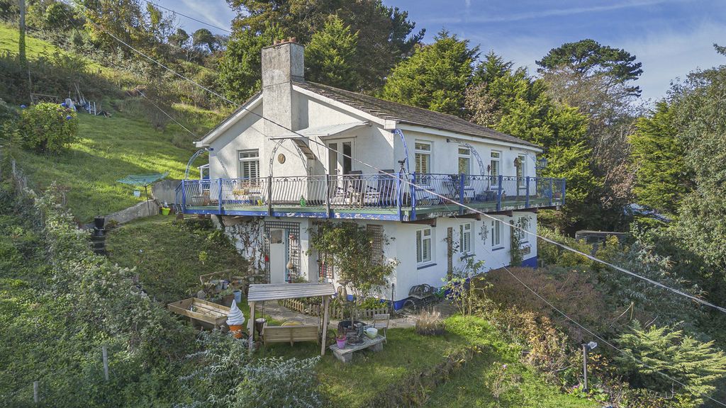 Property photo 3 of 18