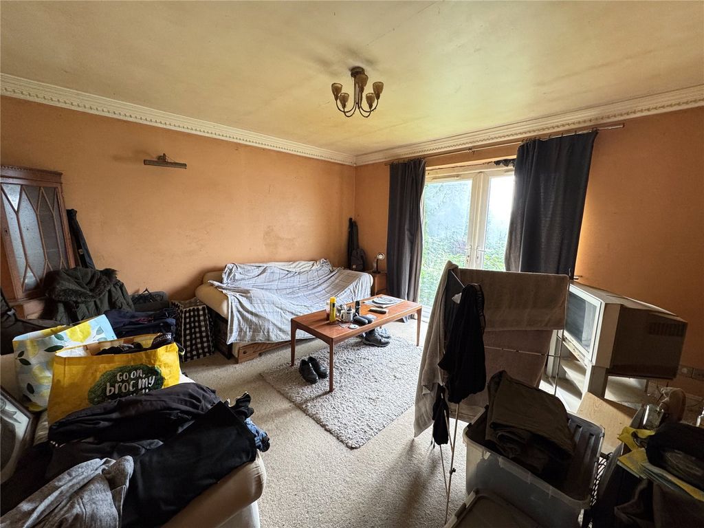 Property photo 2 of 8 Picture No. 06