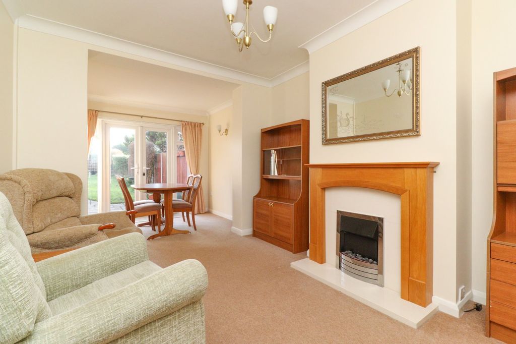 Property photo 3 of 12 Picture 3