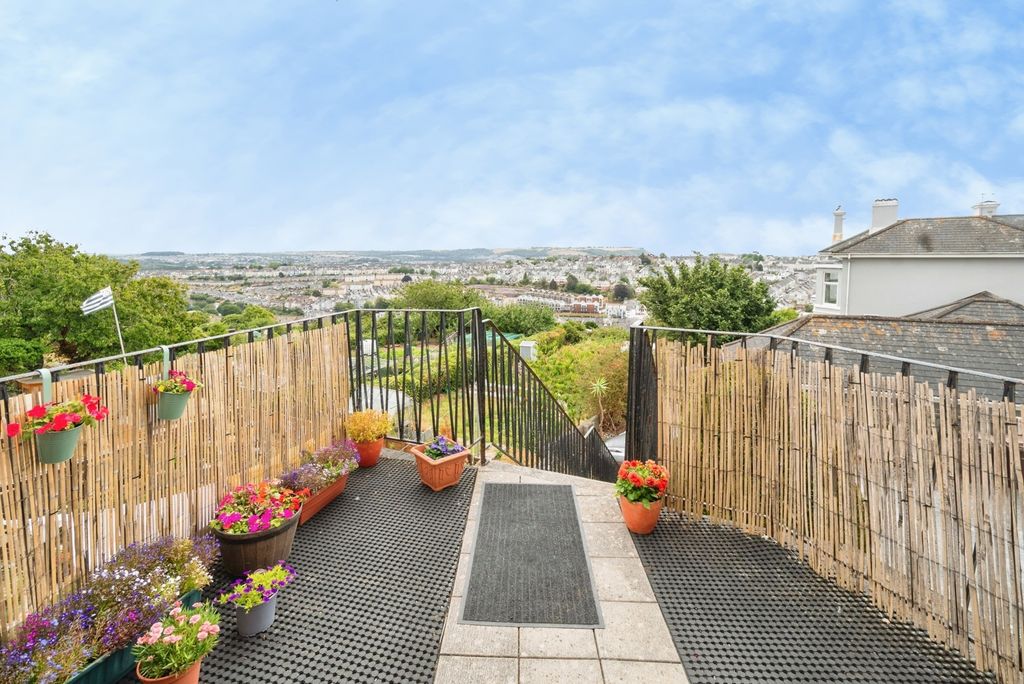Property photo 2 of 17 Pbox-Img.Jpg