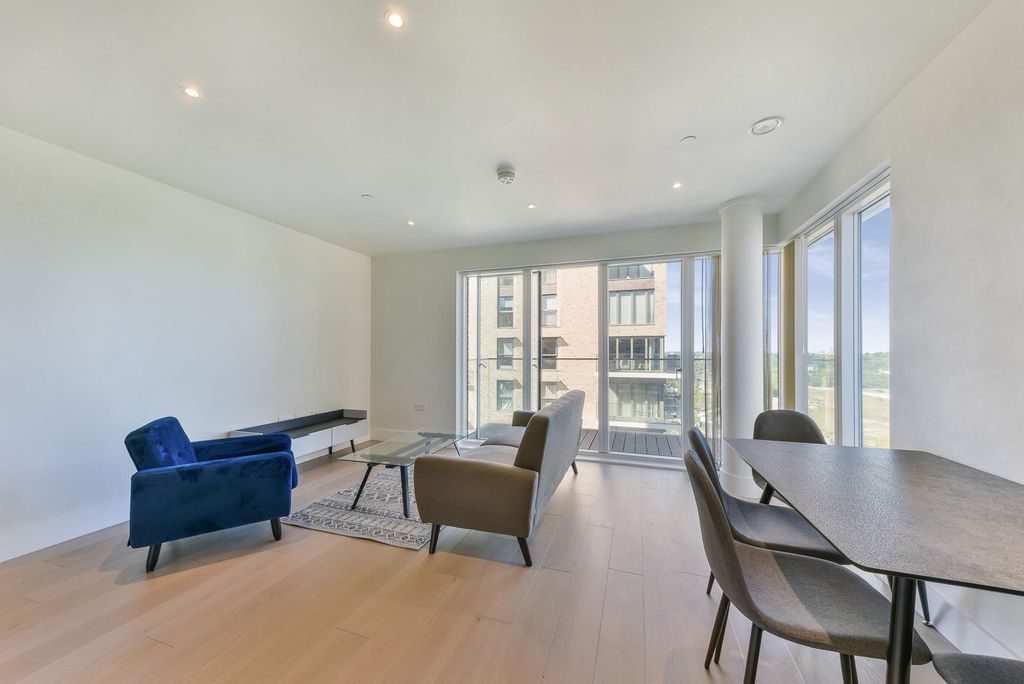 Property photo 2 of 6