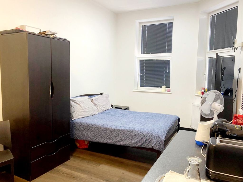 Property photo 2 of 8 Studio Room