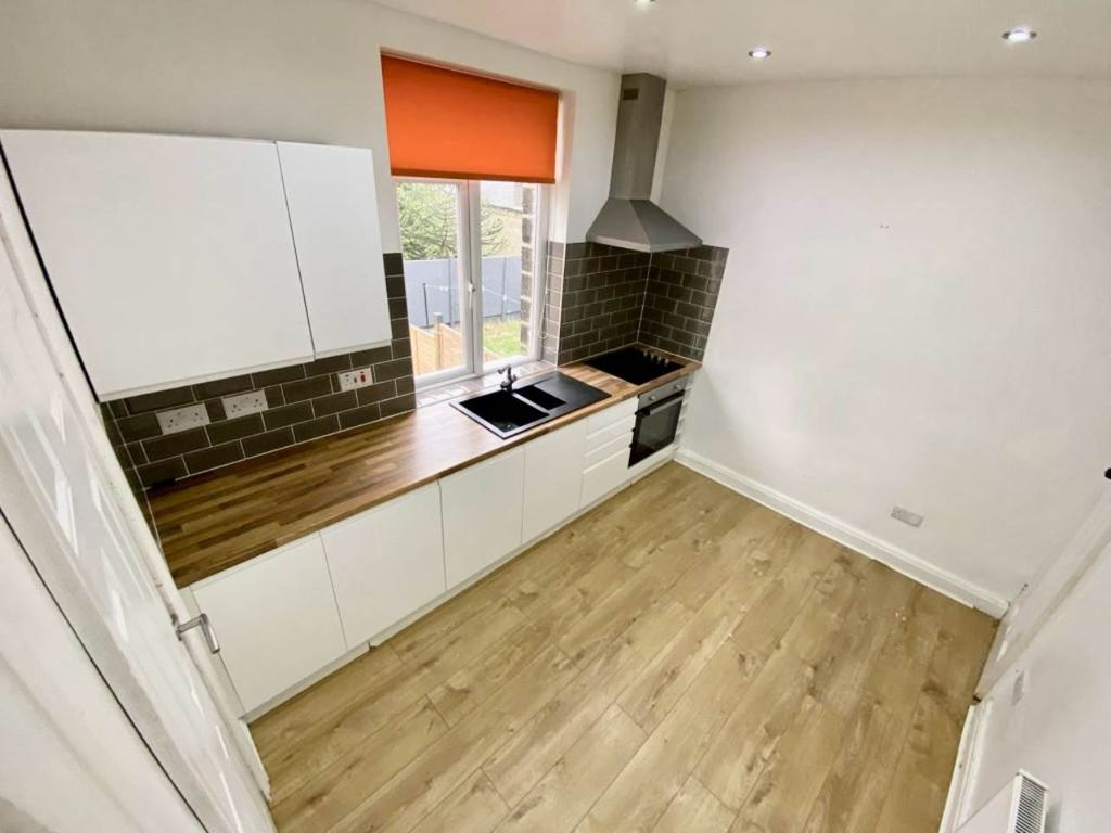 Property photo 3 of 14 Image5