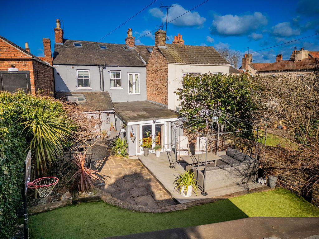 Property photo 1 of 37