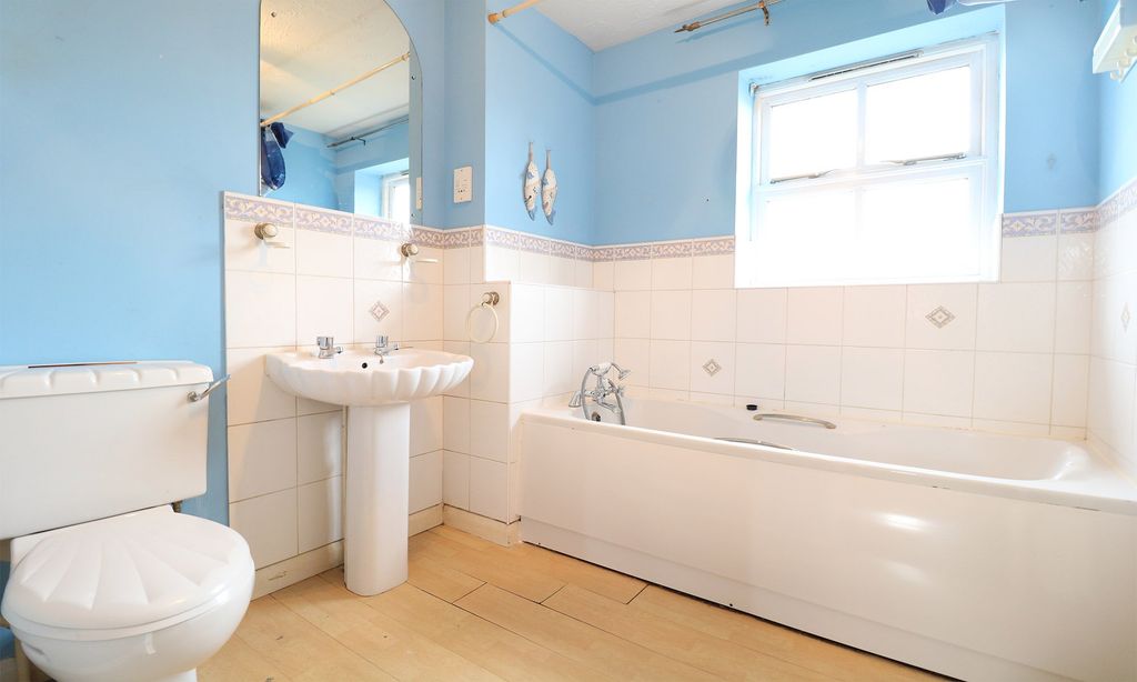 Property photo 3 of 8