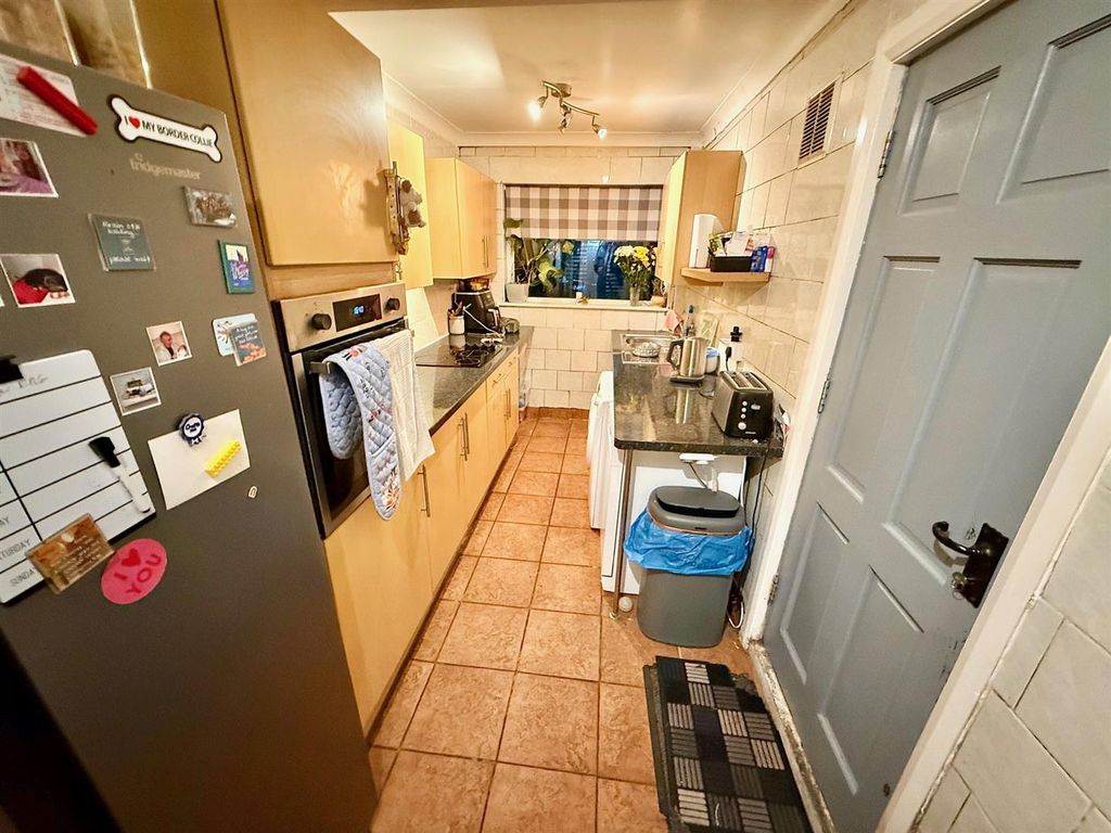 Property photo 3 of 9 Kitchen/Breakfast Room