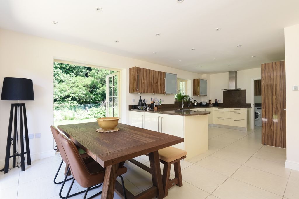 Property photo 3 of 27 5244248