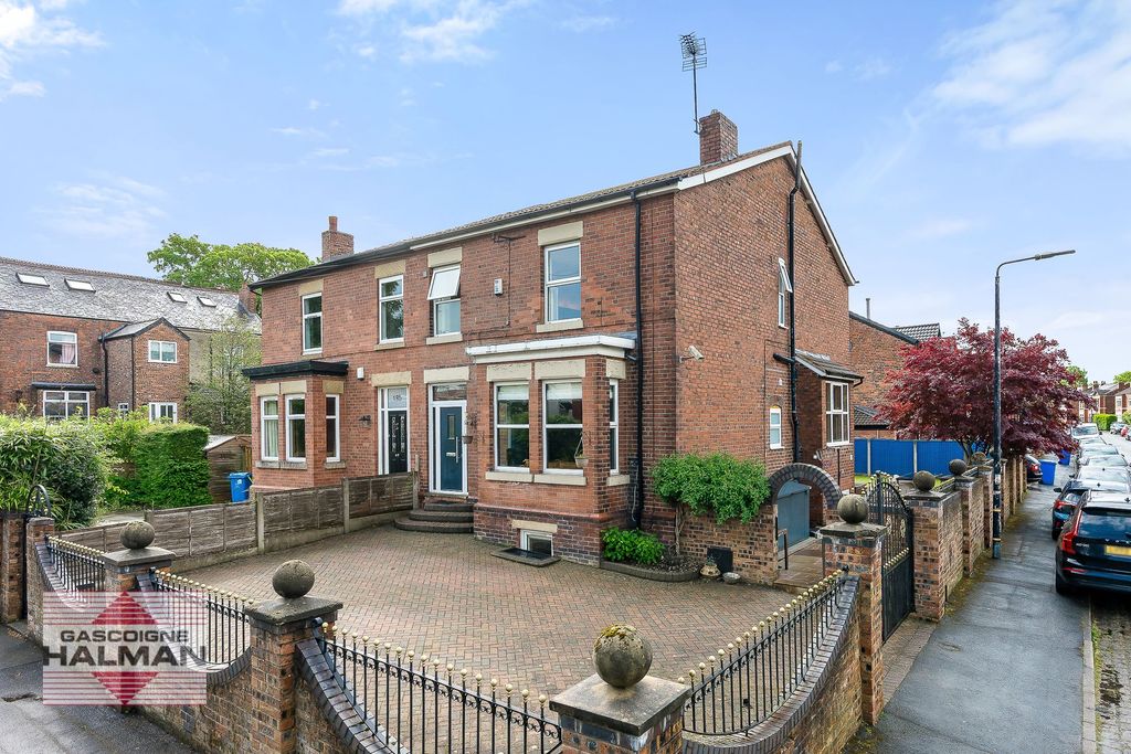 Property photo 1 of 42
