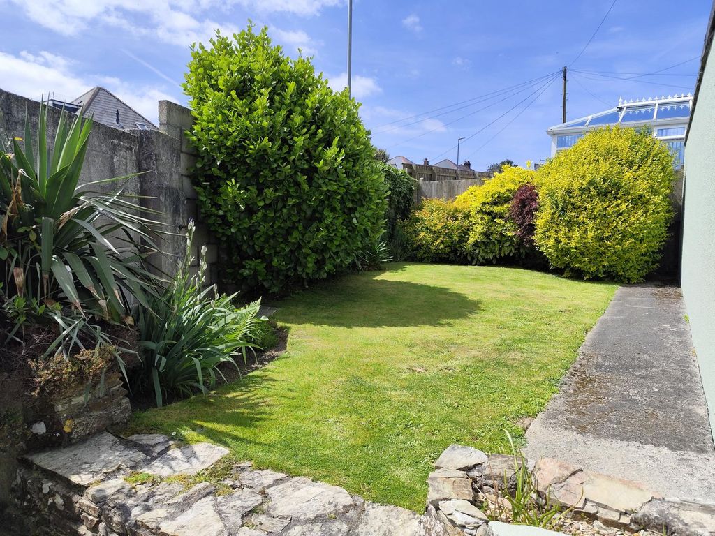 Property photo 2 of 19 External