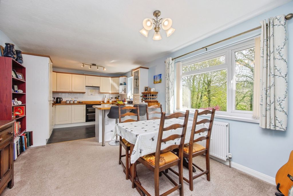 Property photo 2 of 20 Kitchen Diner