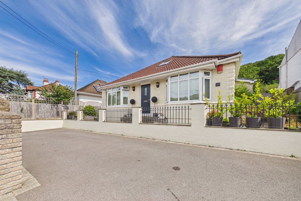 Property photo 1 of 13 Front