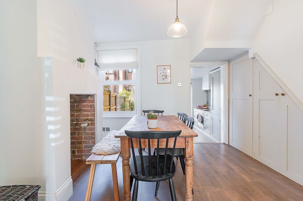 Property photo 3 of 20