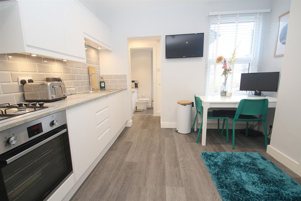 Property photo 2 of 5