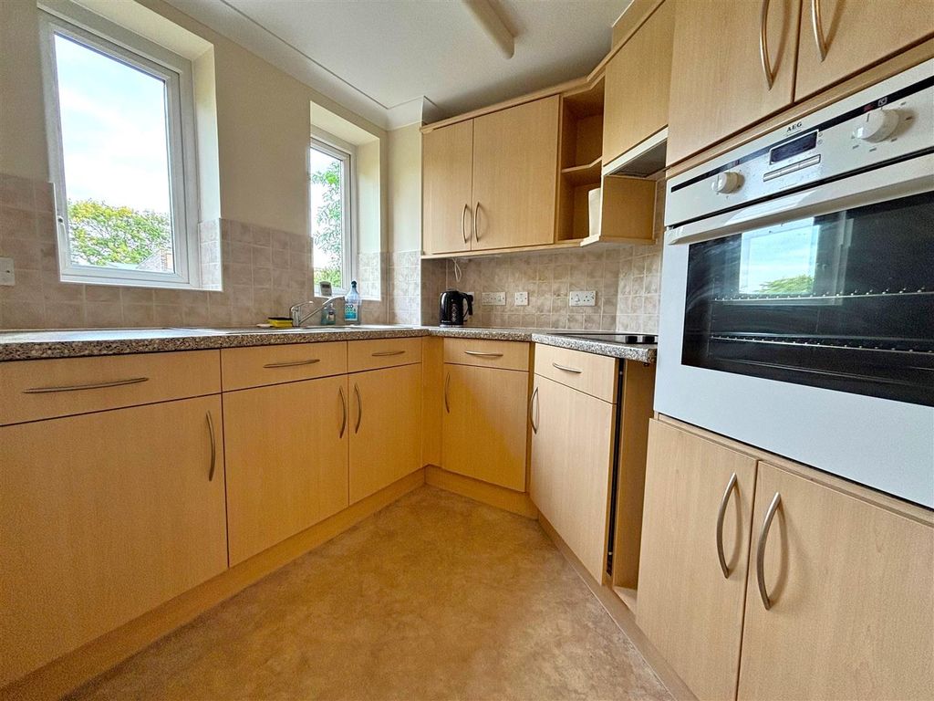 Property photo 3 of 13 Kitchen